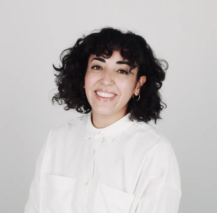 Ely Mellet Headshot.jpg