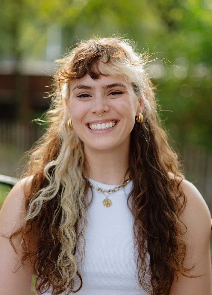 Gruszka headshot 2025 (cropped) - Laura.JPEG