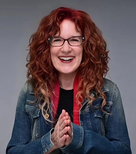 HeatherESchwartz_Headshot1.jpg