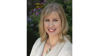 Julie Hedlund Smaller.png