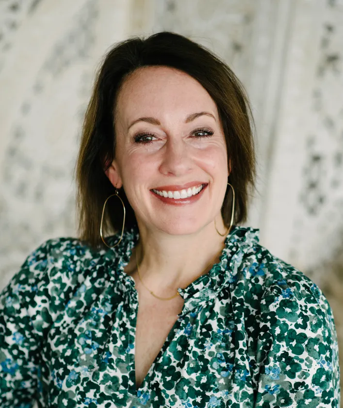 Laura Bird headshot.jpg