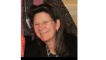 Lisa Pulitzer Vogas resize.png