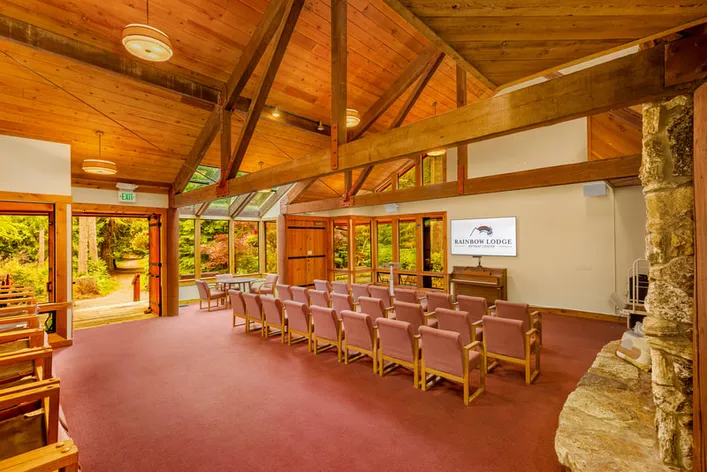 LodgeGreatRoom.jpg