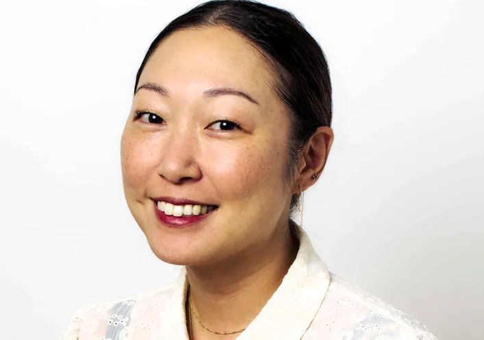Mina_Chung_headshot_3.jpg