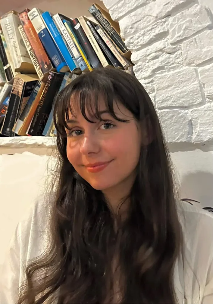 Sophie+Sheumaker at bookends.png