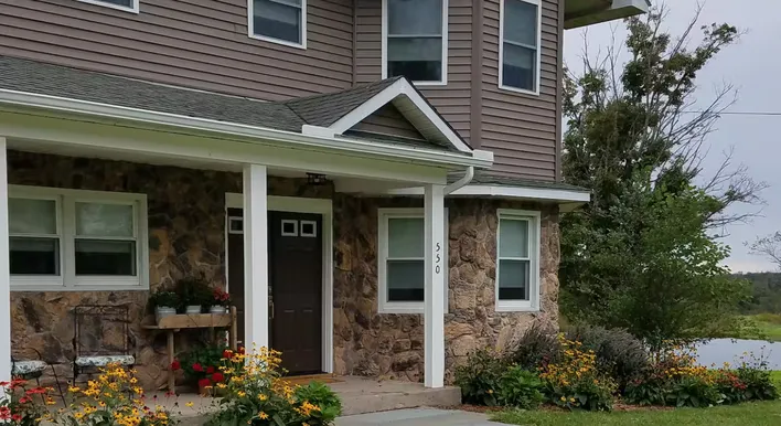 The Farmhouse at Boyds Mills Air B-n-B.png