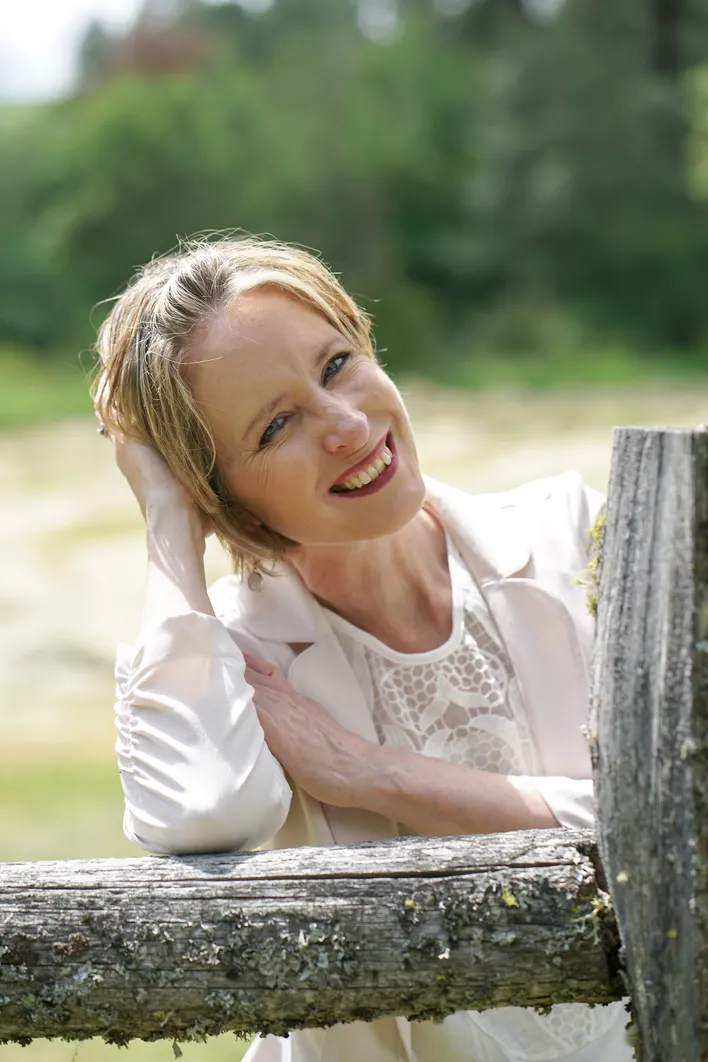 author_headshot_Diane Worthey.jpg